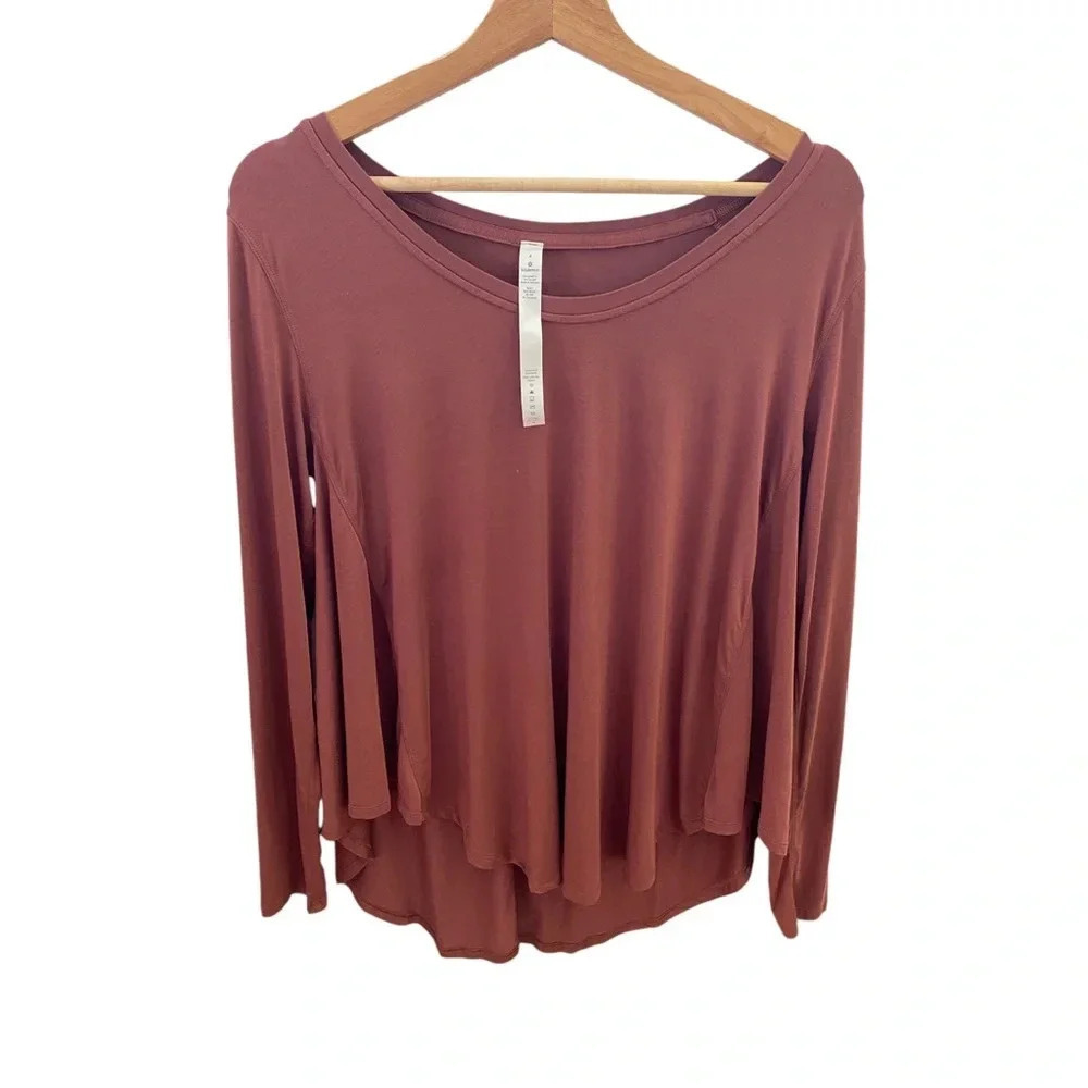 Lululemon Up for Down Time silk bend womens top‎ size 4